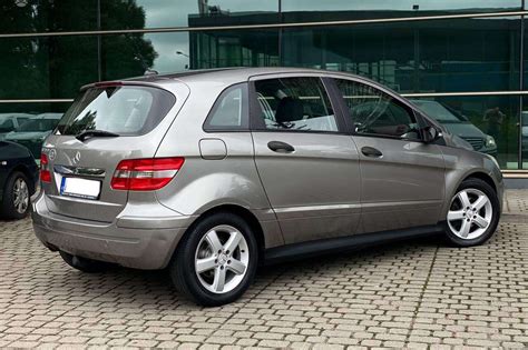 Infografika: dažniausi Mercedes-Benz B200 gedimai pagal modelio kartas