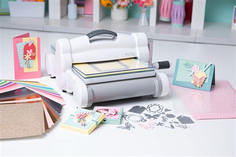 Teminė nuotrauka su Sizzix Big Shot Plus Starter Kit