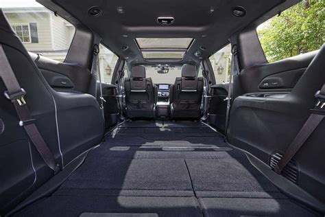 Chrysler Pacifica salonas su Stow 'n Go sėdynėmis