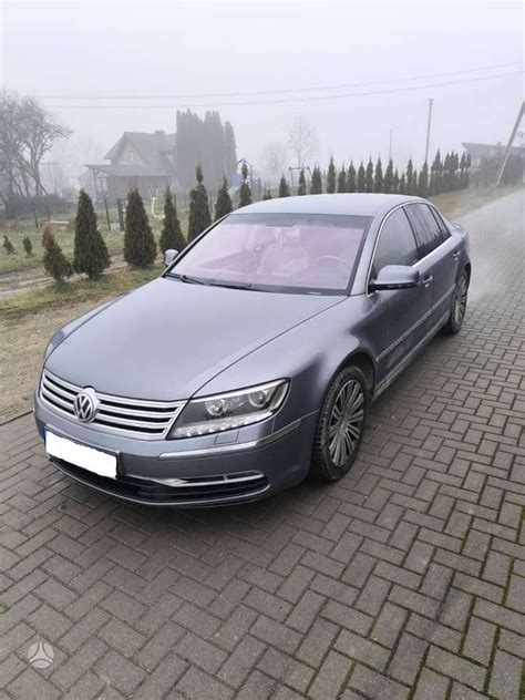 Volkswagen Phaeton, prabangus sedanas, vaizdas iš priekio