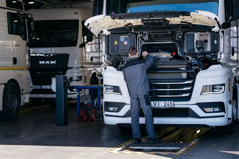 Sunkvežimio kuro bako remonto procesas servise