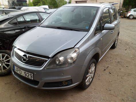 Opel Zafira priekinių sparnų gamintojų katalogas su spalvų pasirinkimu