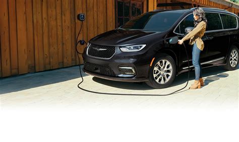 Tematinė nuotrauka: Chrysler Pacifica ir Pacifica Hybrid salono detalės, funkcionalumas