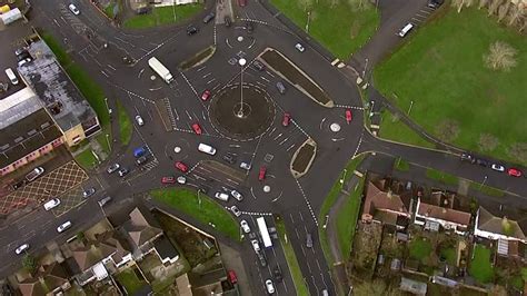 Sudėtinga žiedinė sankryža Jungtinėje Karalystėje (pvz., Magic Roundabout Swindon)