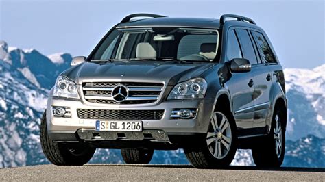 Mercedes-Benz GL klasių evoliucijos infografika