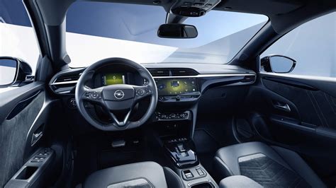 „Opel Corsa“ (E kartos) interjero dizainas su jutikliniu ekranu