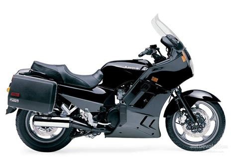 Kawasaki GTR 1000 motociklo profilio nuotrauka