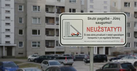 Infografika, iliustruojanti dažniausias automobilių sugadinimo priežastis daugiabučių kiemuose.