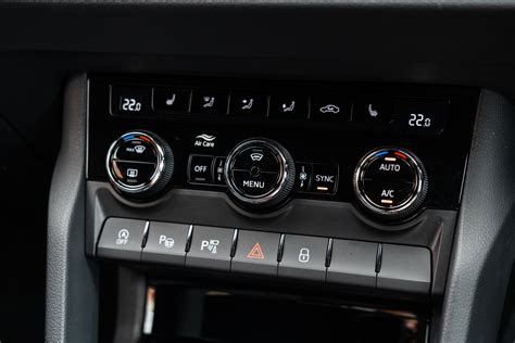 Nuotrauka: Škoda Karoq su atnaujintomis matricinėmis LED lempomis