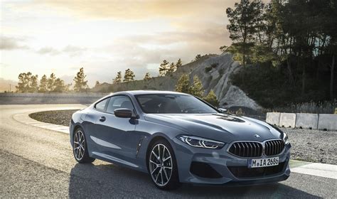 Istorinio BMW 8 serijos kupė nuotrauka
