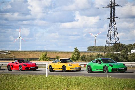 Porsche automobiliai lenktynių trasoje „1006 km“