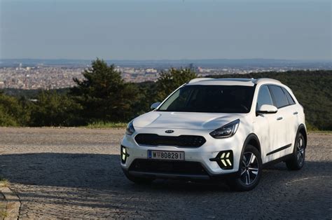 Kia Niro modelio istorijos infografika