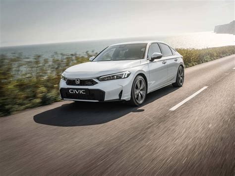 Naujojo Honda Civic e:HEV profilis