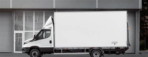 Nuotrauka, vaizduojanti skirtingų Iveco Daily furgono versijų dydžių palyginimą.