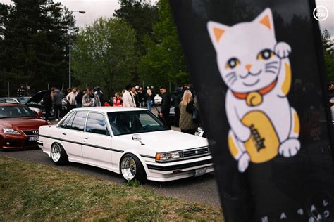 Japoniškų automobilių modelių iliustracija
