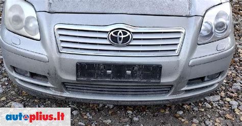 Toyota Avensis žibinto pjūvis su defektais