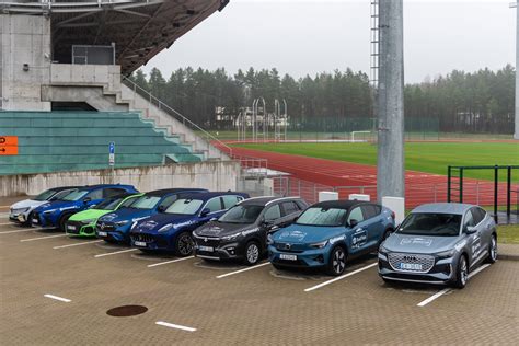 Automobilių vairavimas slidžiomis sąlygomis autodrome