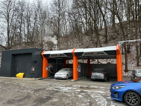Savitarnos automobilių plovyklos su įvairiomis funkcijomis