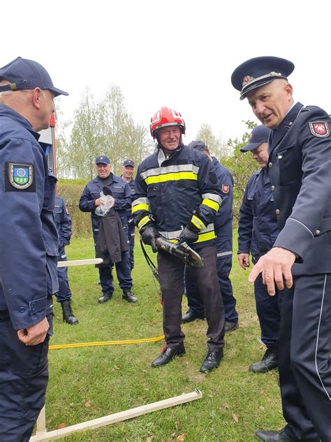 Gelbėjimo tarnybų darbas avariniame S8 greitkelio ruože