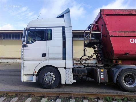 Teminis krovininio automobilio arba sunkvežimio nuotrauka