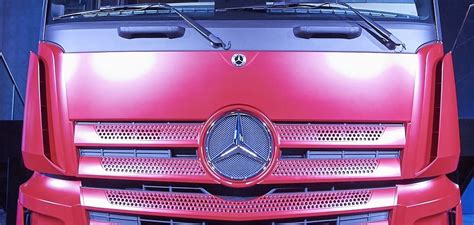 Mercedes-Benz Actros kabinos interjero nuotrauka su borto kompiuterio ekranu