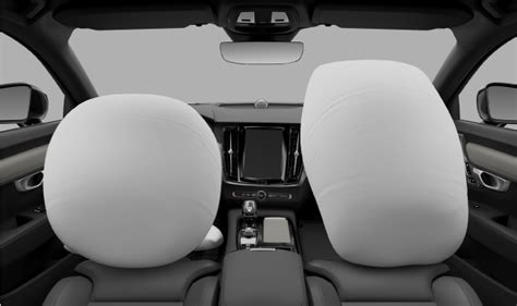 Oro pagalvės vieta automobilio sėdynėje ir užvalkalo saugumo siūlė