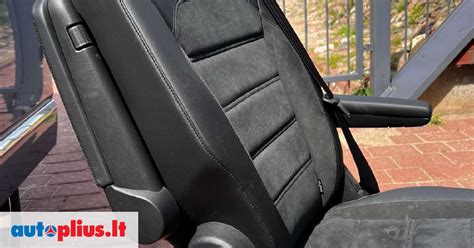 Volvo paaukštintos vaikiškos sėdynės interjere