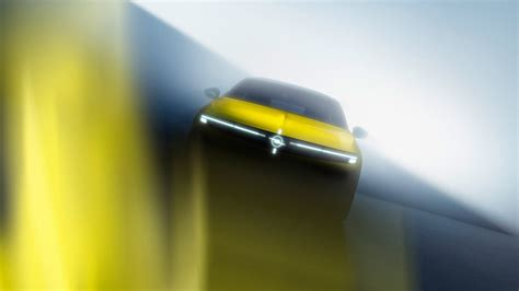 Opel Astra eksterjeras su Opel Vizor elementu