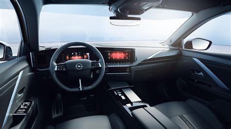 Opel Astra interjeras su Pure Panel prietaisų skydeliu