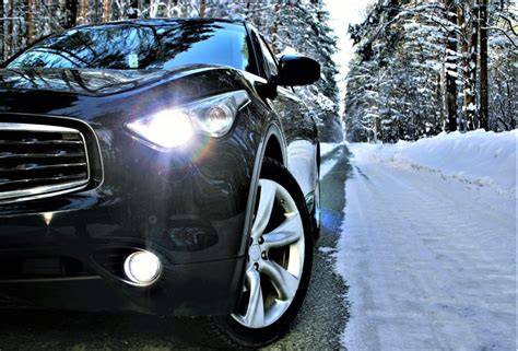 Infografika: Volvo V40 priekinio žibinto struktūra ir veikimo principas
