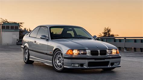 BMW E36 sedano nuotrauka