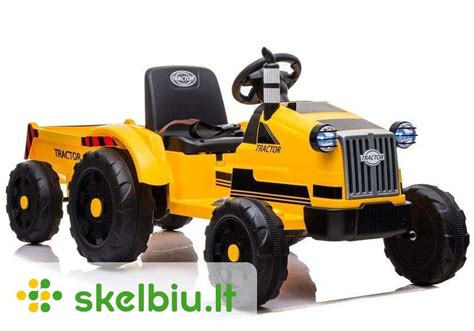 Teminis nuotrauka: Traktorius su priekaba techninėje apžiūroje Jurbarke