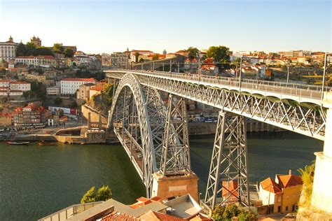 Porto tiltas per Douro upę