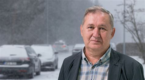 Infografika: mokinių atsiliepimų statistika apie vairavimo instruktorius