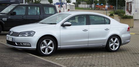 Nuotrauka, vaizduojanti Volkswagen Passat B7 kondicionieriaus daviklį iš arti, su galimai matomu OEM numeriu
