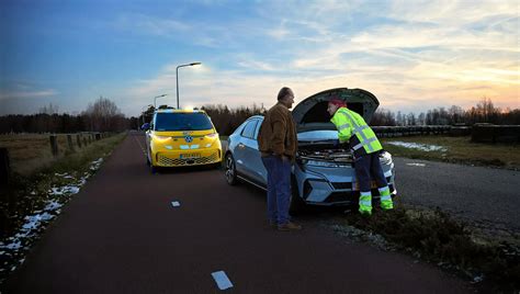 Themafoto van een Citroën RT4 systeem in een auto met een groot scherm