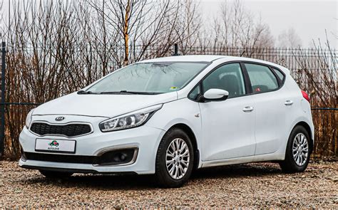 Universalus automobilis Kia Pro Ceed 1.6 CRDi, rodantis erdvų saloną ir bagažinę