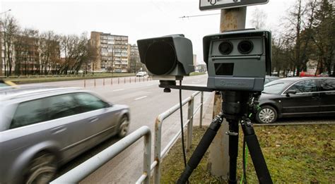 automobilių nuotrauka su greičio matuokliu, Rumunija