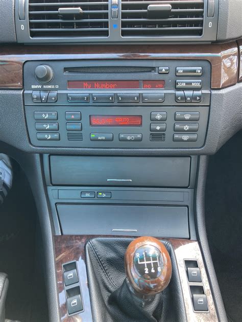 Interjero nuotrauka su BMW E46 Business radija