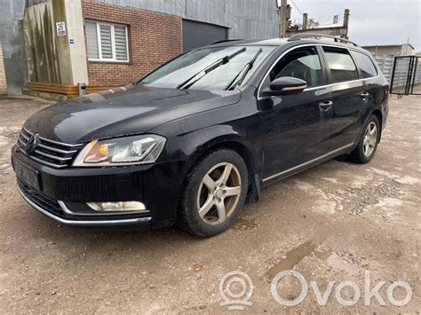 Vizualinė schema: Passat B7 galinio bagažinės dangčio ir spoilerio vieta