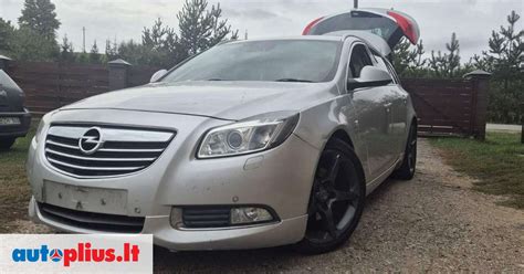 Opel Insignia kėbulo apačios nuotrauka, rodanti antikorozinę dangą