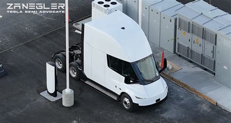 Tematinė nuotrauka: „Tesla Semi“ vilkikas kelyje