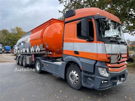 Tematinė nuotrauka: „Mercedes-Benz Actros“ vilkikas kelyje