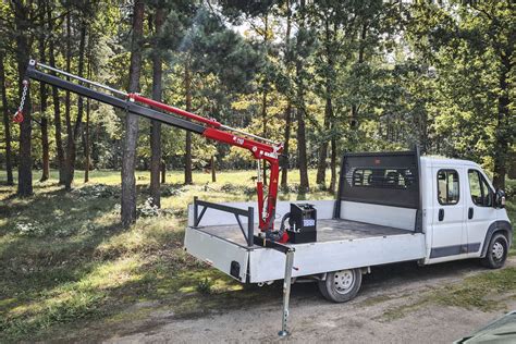 automobilis su įjungtu diferencialo blokavimu bekelėje