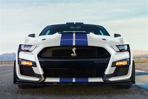 Ford Mustang Shelby GT500 naujojo modelio nuotrauka