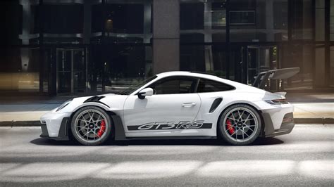 Porsche 911 GT3 RS su sportiniais ratlankiais