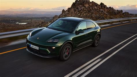 Porsche Macan 4 Electric ant Nordschleife trasos