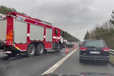 Teminė nuotrauka, masinė avarija A1 kelyje, susidūrę automobiliai, eismo spūstis