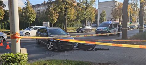 Avarijos vieta su automobiliu ir motociklu Marijampolės Sporto gatvėje