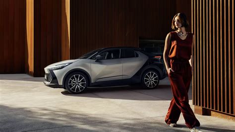 Toyota bZ4X dizainas ir priekinė dalis su LED žibintais